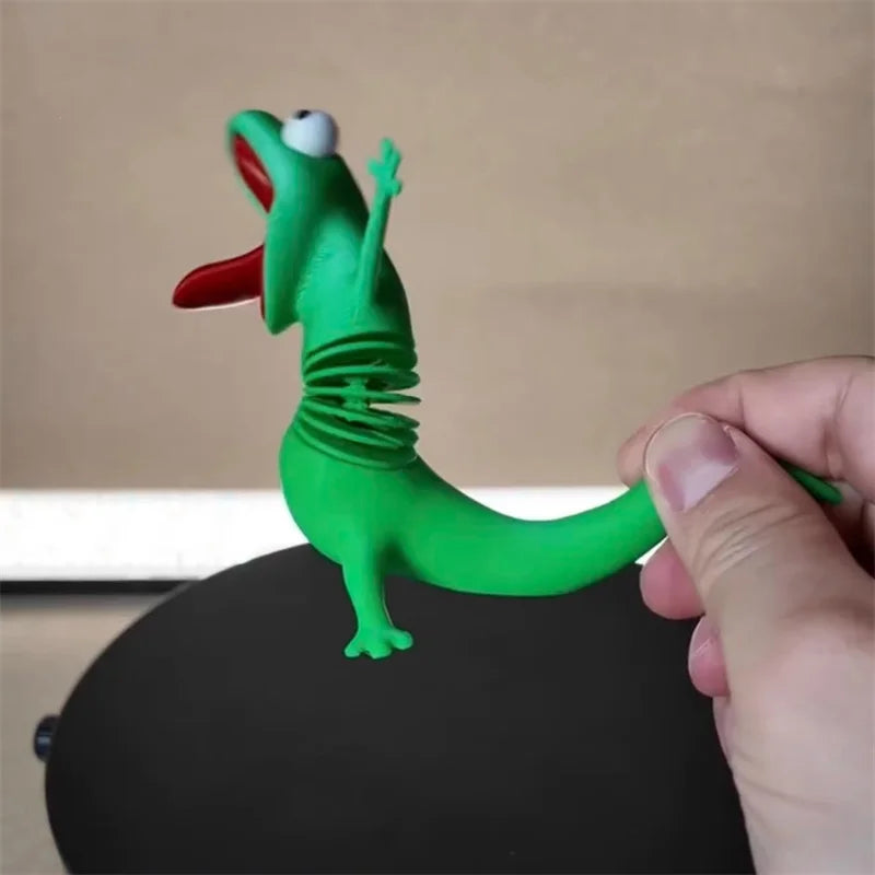 3D Printed Cute Lizard Tom Desktop Pendant Swinging Head Car Mini Decorative Pendant Anime Beaver Cute Lizard Cartoon Decor Gift